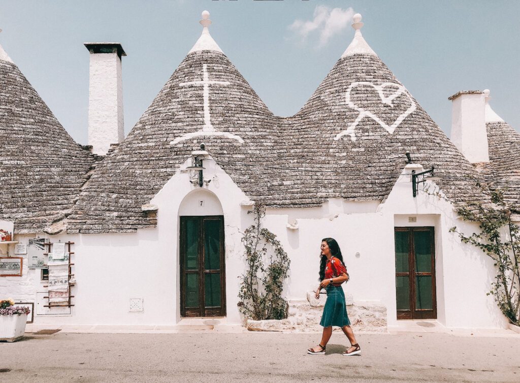 6 Tips to Save Money on Flights Abroad