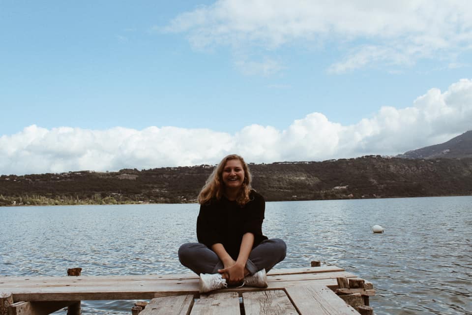 Au pair exploring an Italian city with a friend